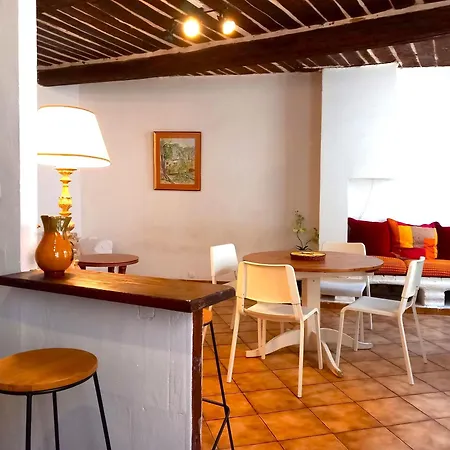 Duplex Atypique Centre Historique Hyères